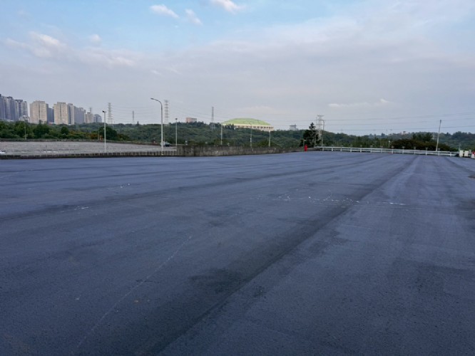 停車場AC刨鋪完成