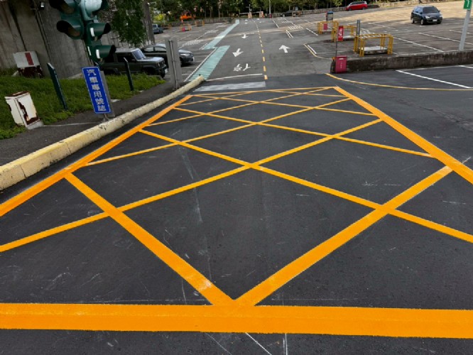 停車場AC刨鋪劃線完成